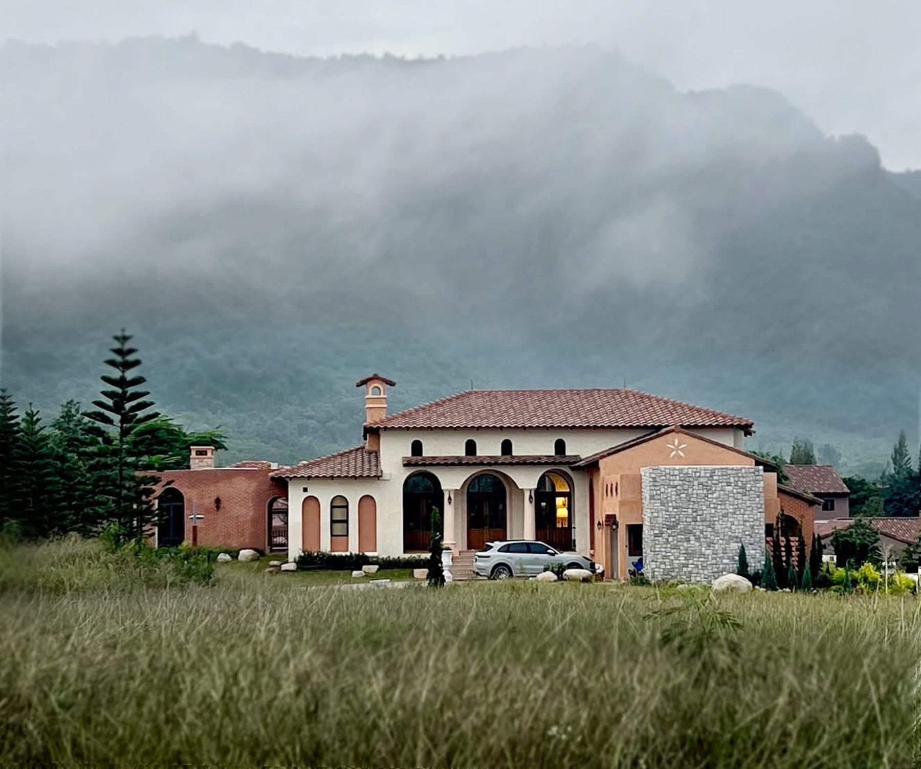 Casa Vacanze ท่ามกลางหมอกและแนวเขาใหญ่