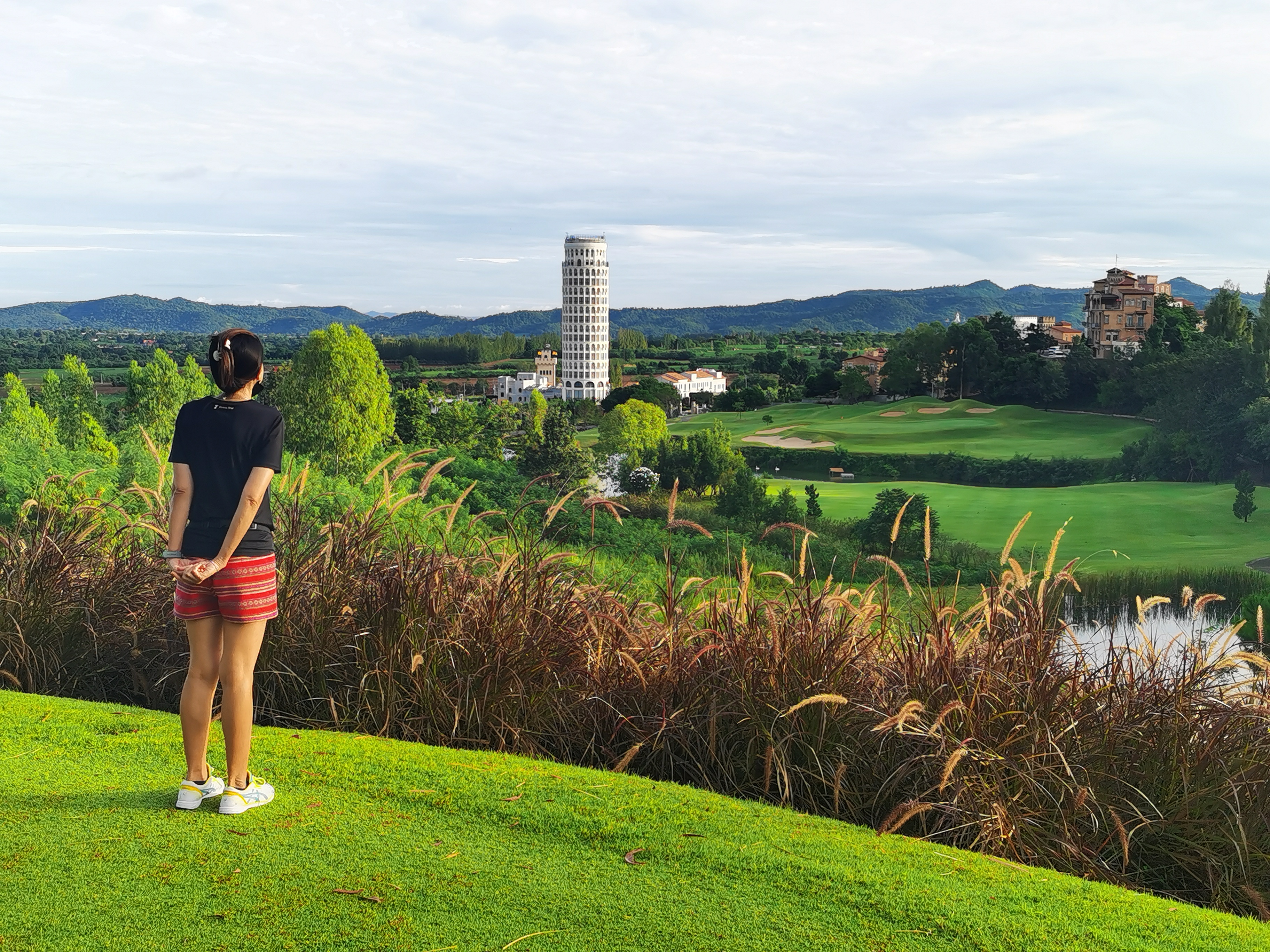 บรรยากาศยามเช้าใน Toscana Valley